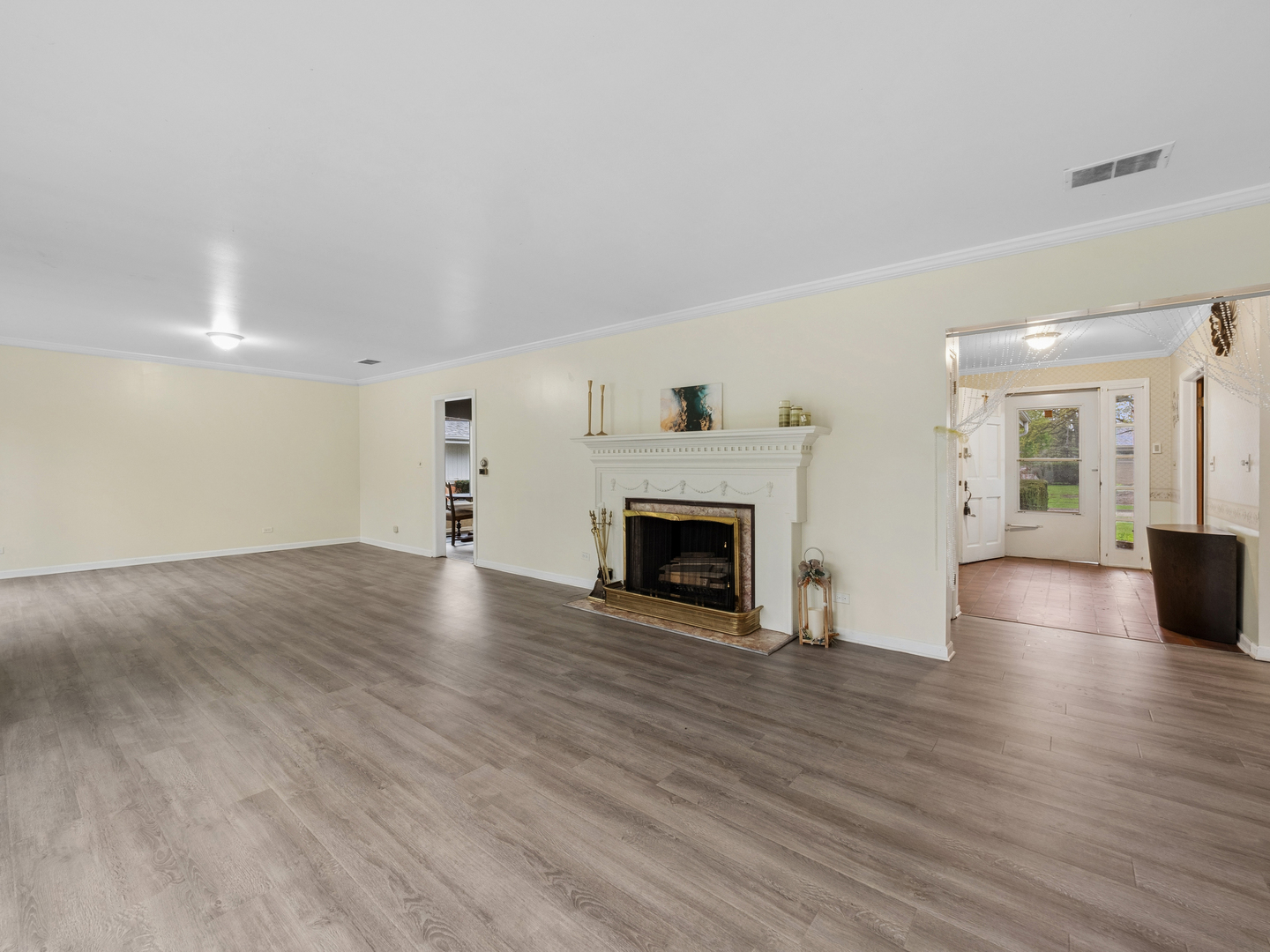 410 Flossmoor Avenue, Waukegan, IL 60085