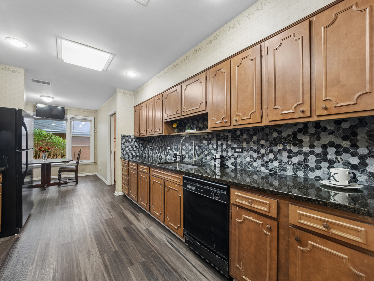 410 Flossmoor Avenue, Waukegan, IL 60085