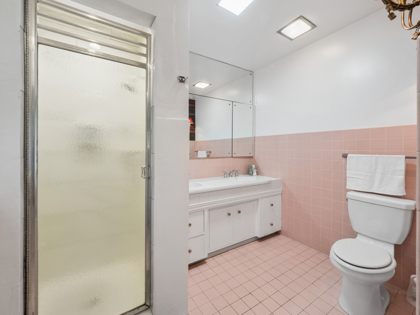 410 Flossmoor Avenue, Waukegan, IL 60085