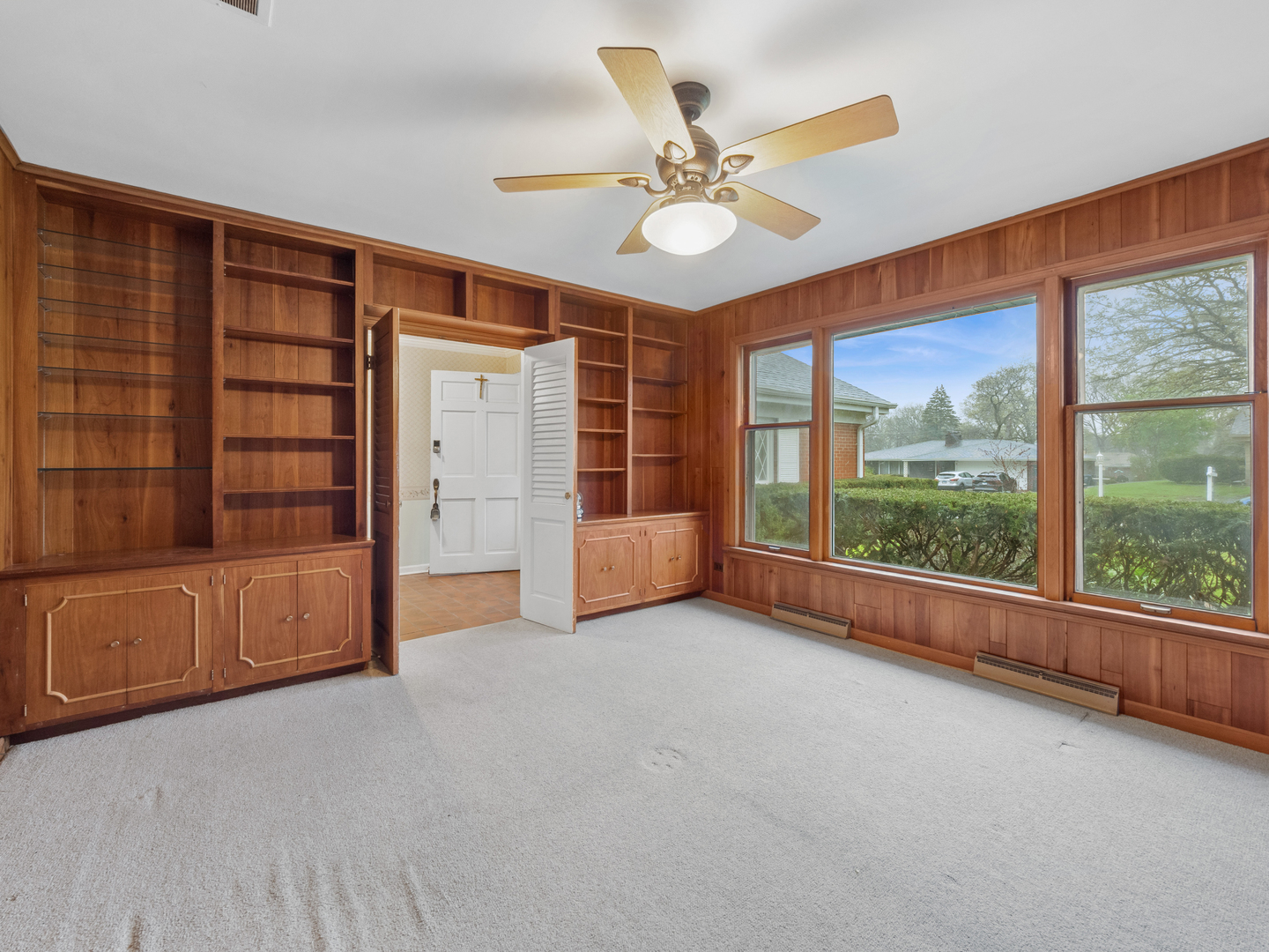 410 Flossmoor Avenue, Waukegan, IL 60085