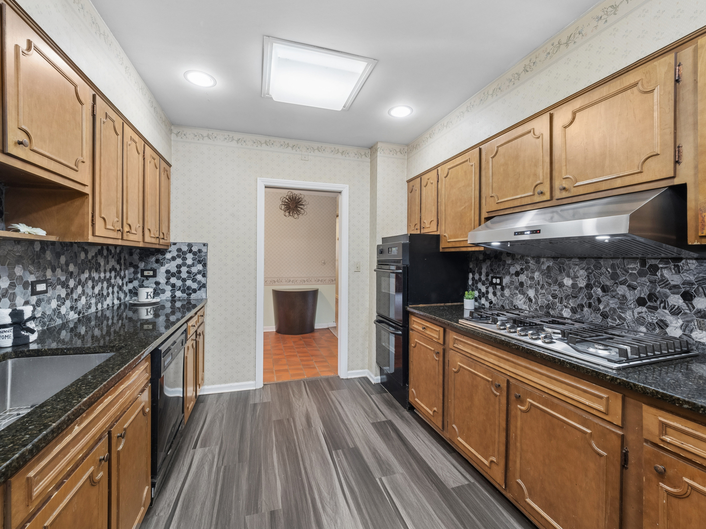 410 Flossmoor Avenue, Waukegan, IL 60085