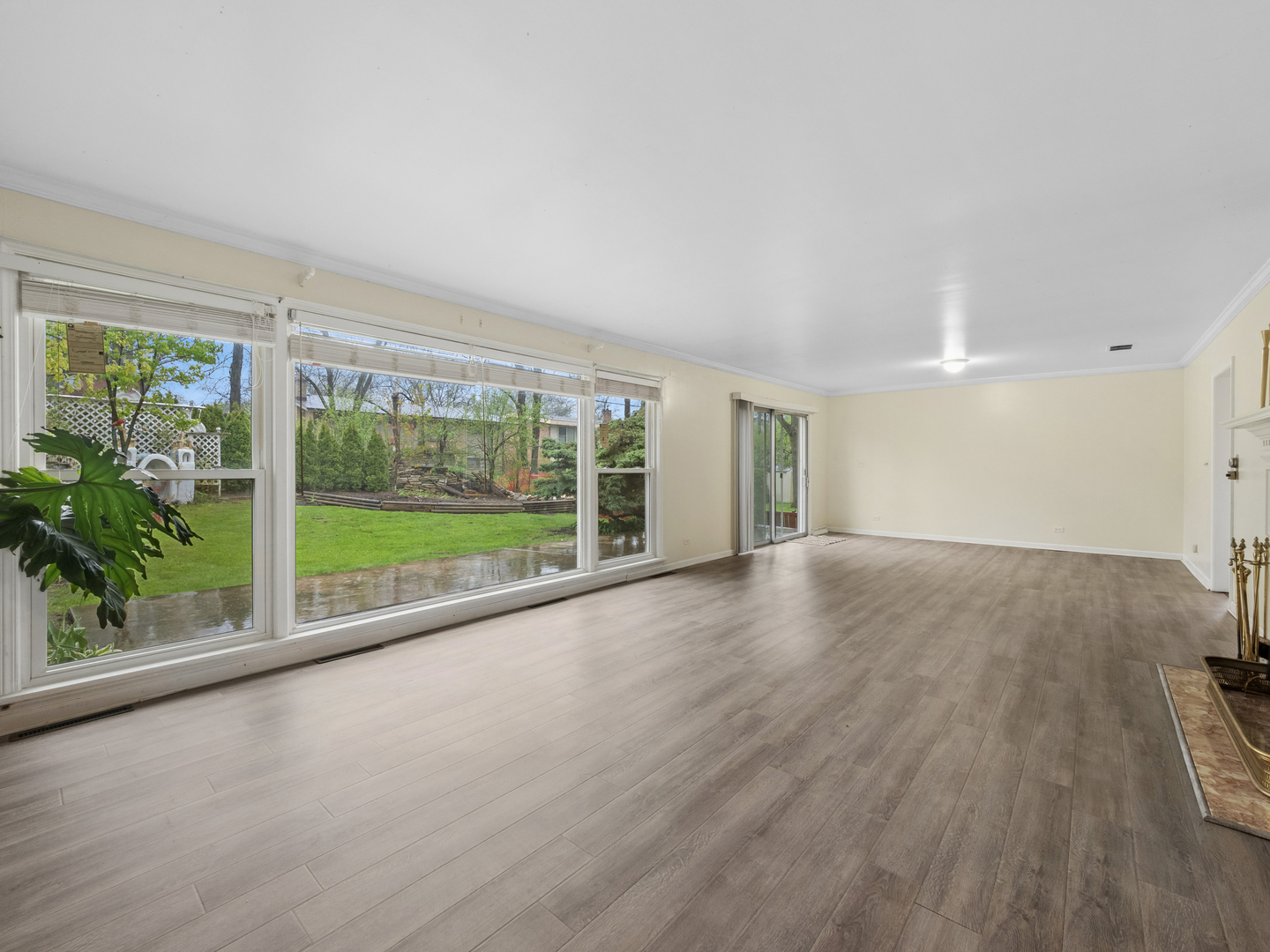 410 Flossmoor Avenue, Waukegan, IL 60085