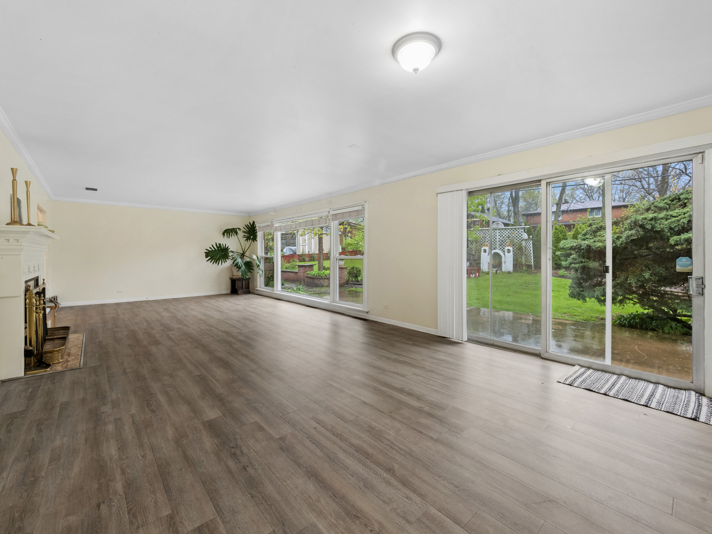 410 Flossmoor Avenue, Waukegan, IL 60085