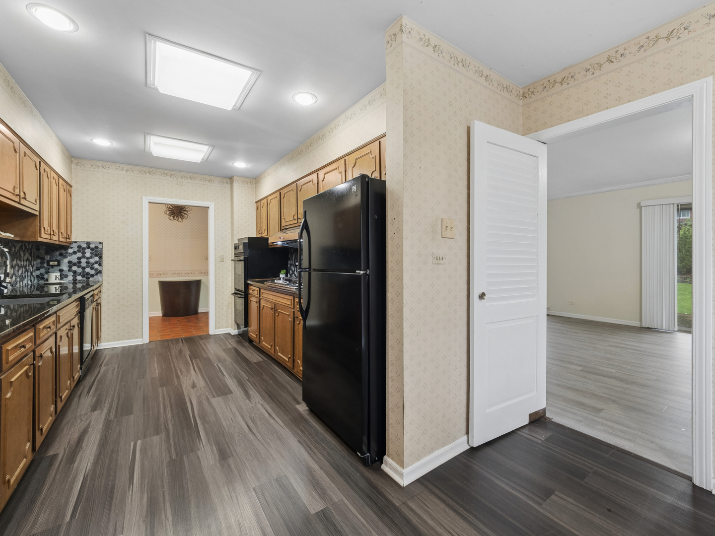 410 Flossmoor Avenue, Waukegan, IL 60085