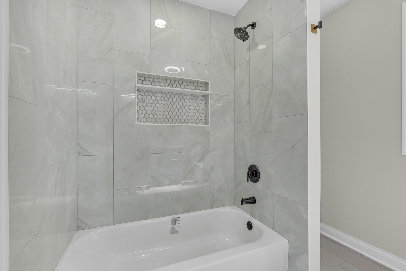 1059 CLEVELAND Avenue, Calumet City, IL 60409