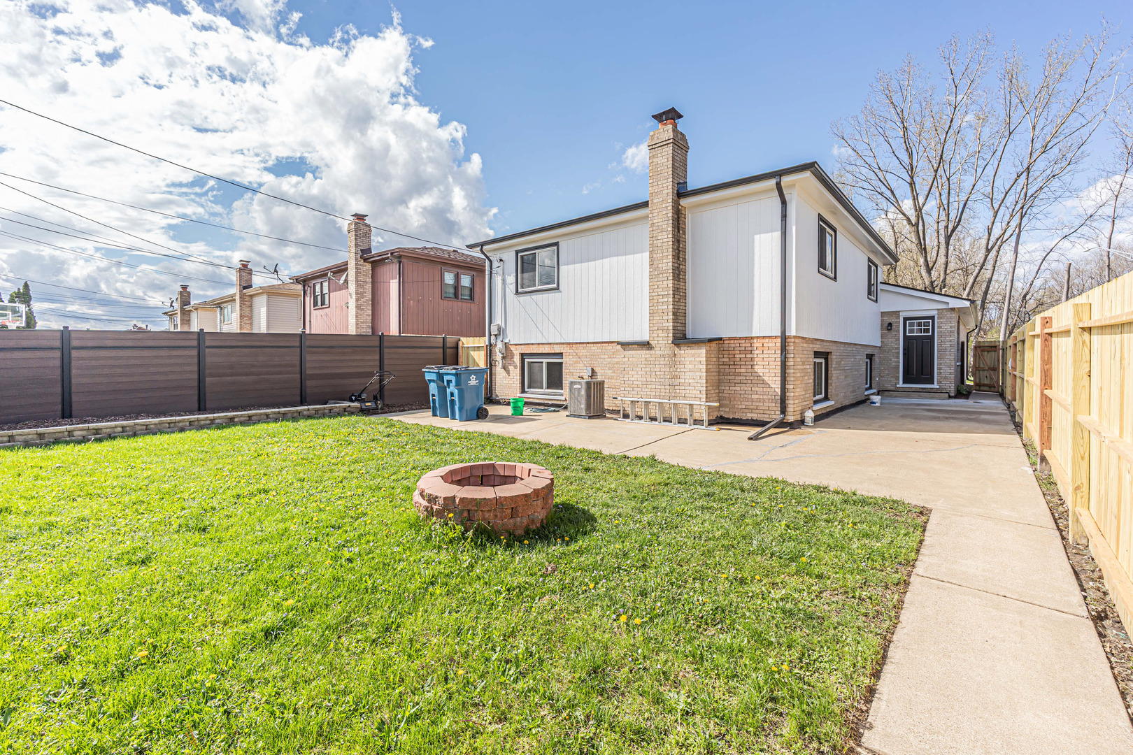 1059 CLEVELAND Avenue, Calumet City, IL 60409