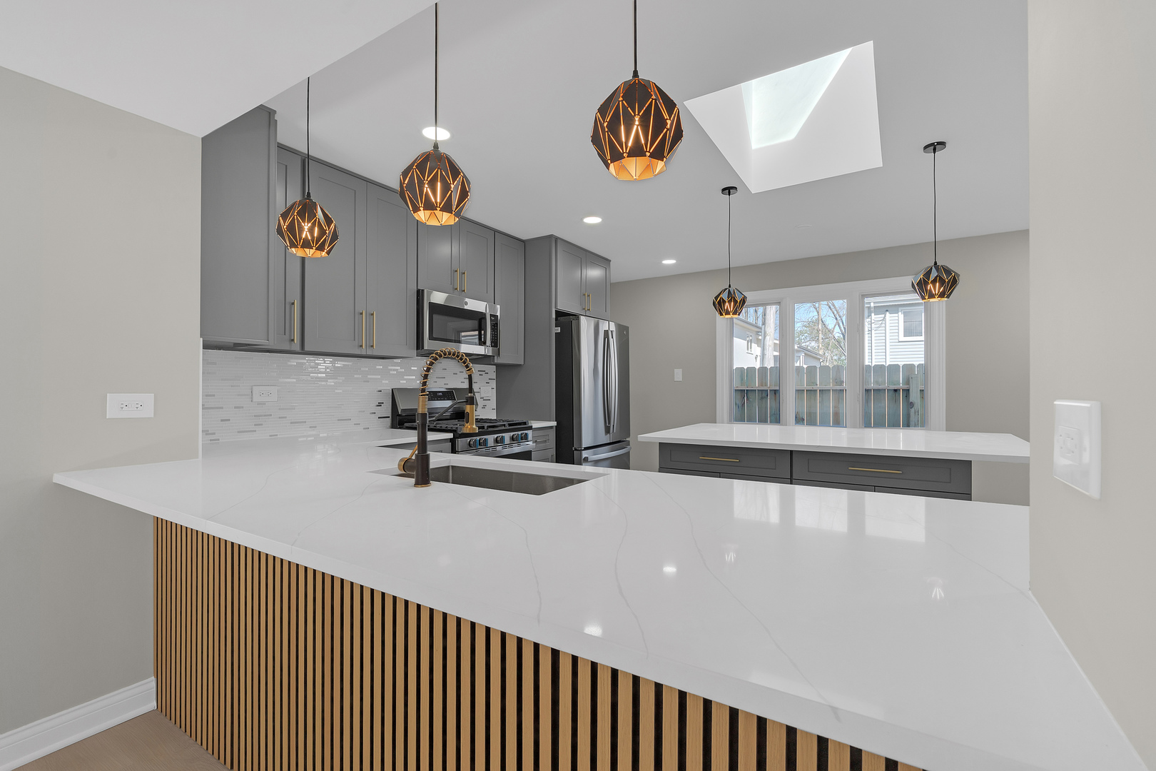 1059 CLEVELAND Avenue, Calumet City, IL 60409