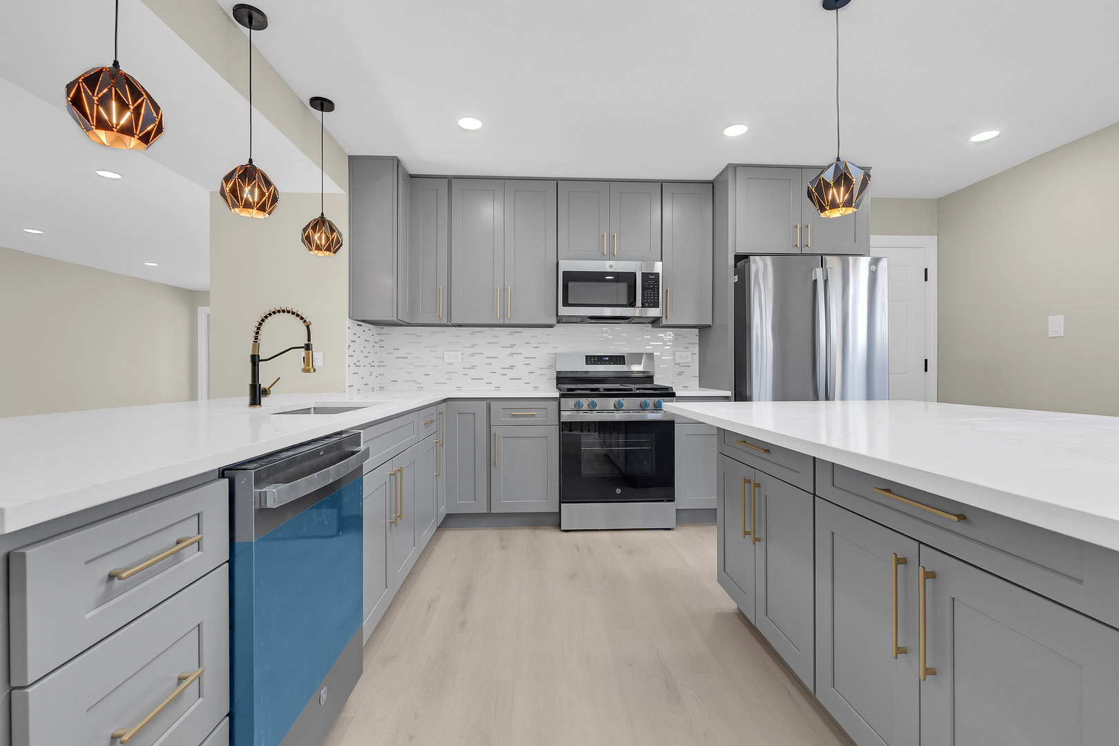 1059 CLEVELAND Avenue, Calumet City, IL 60409