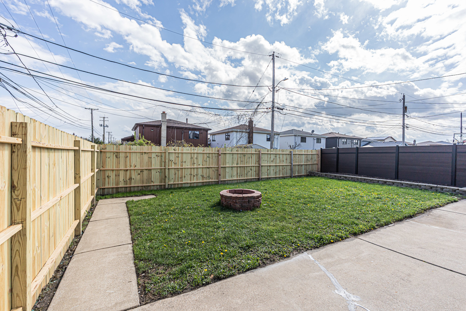 1059 CLEVELAND Avenue, Calumet City, IL 60409