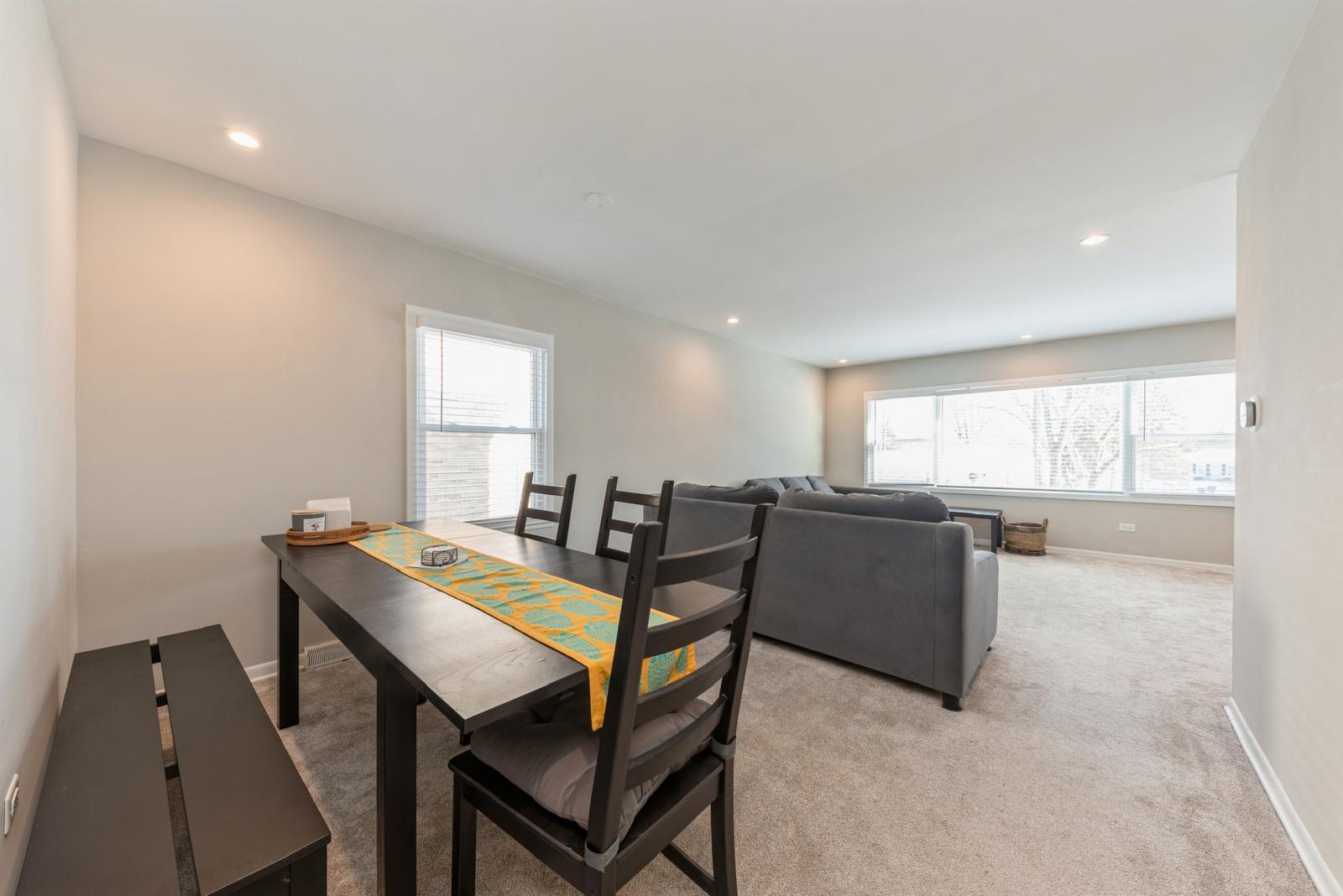 856 E Capri Drive #2, Palatine, IL 60074