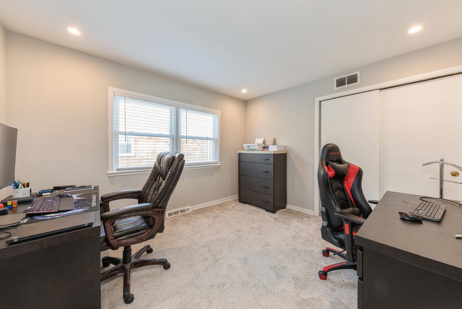 856 E Capri Drive #2, Palatine, IL 60074