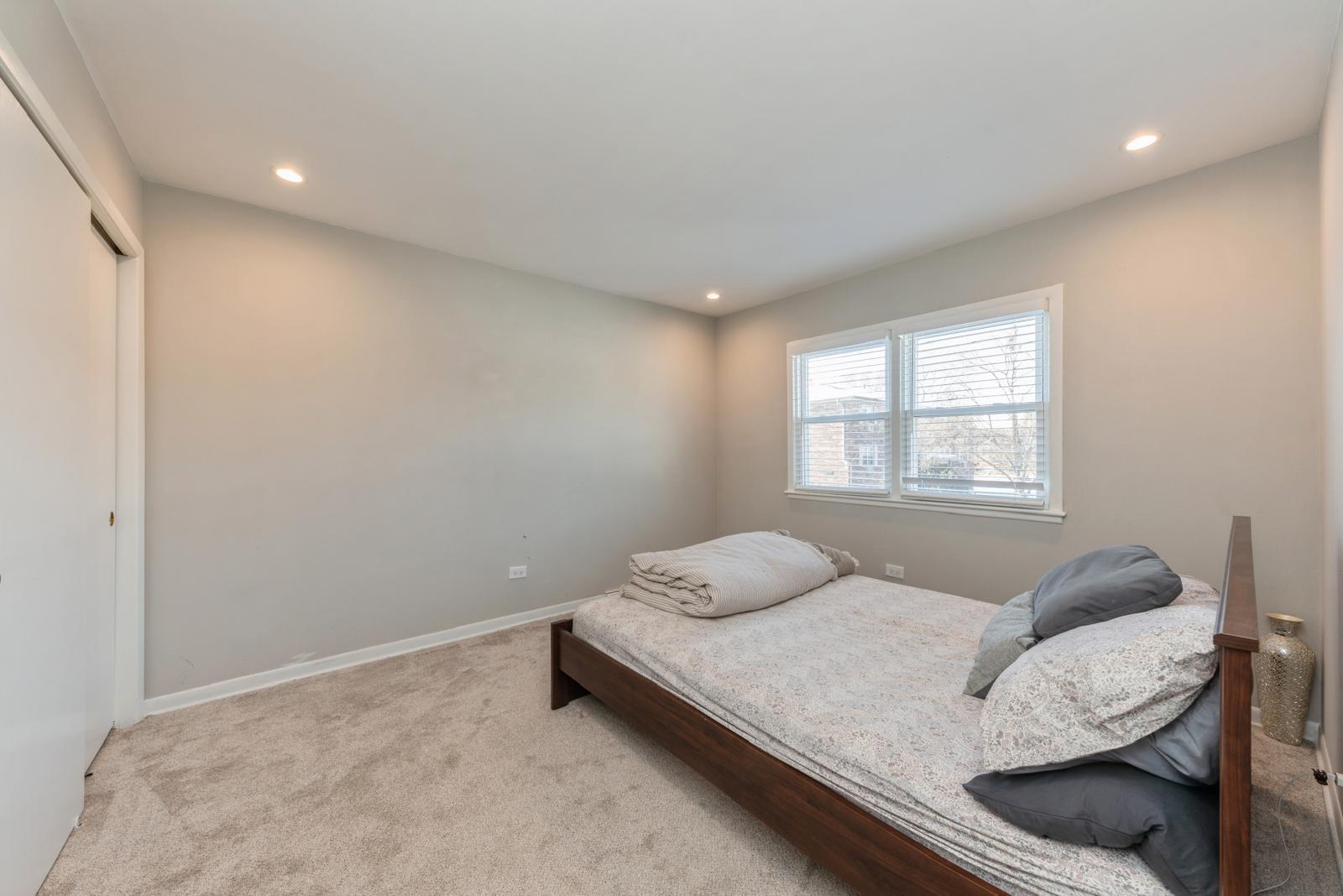 856 E Capri Drive #2, Palatine, IL 60074