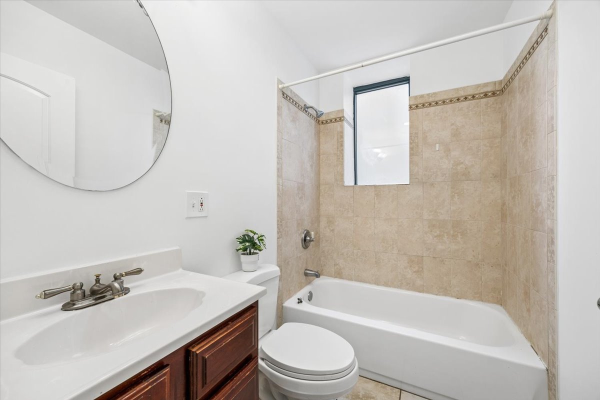 2363 E 70th Place #1, Chicago, IL 60649