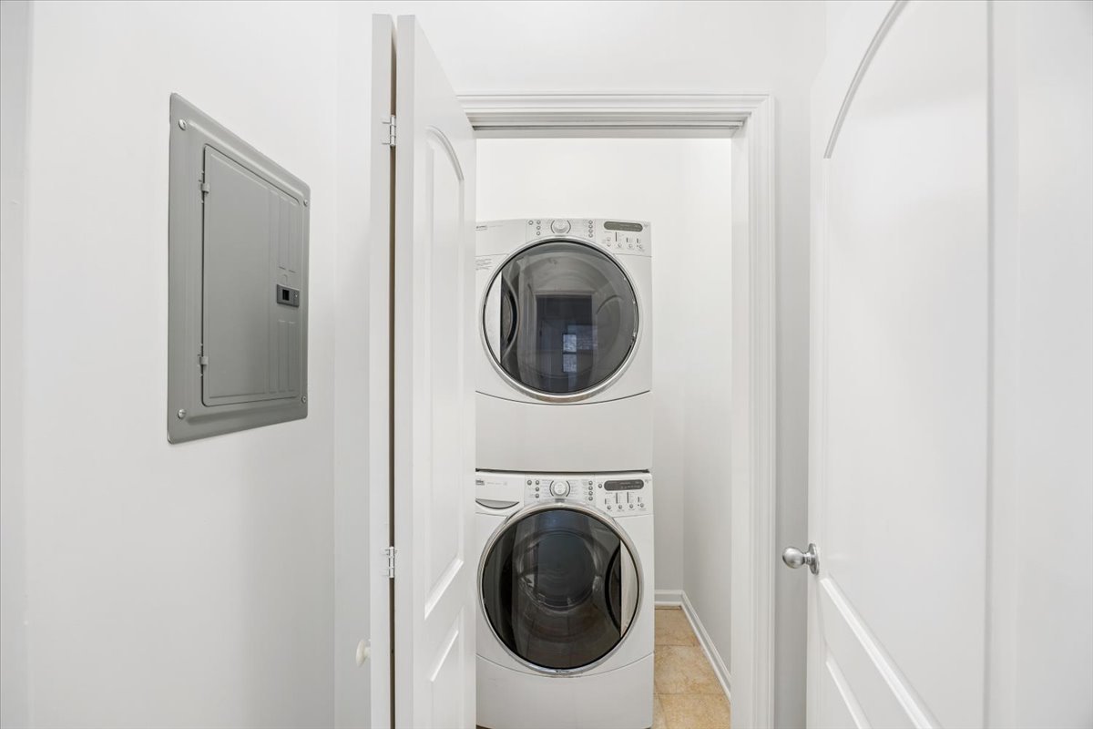 2363 E 70th Place #1, Chicago, IL 60649