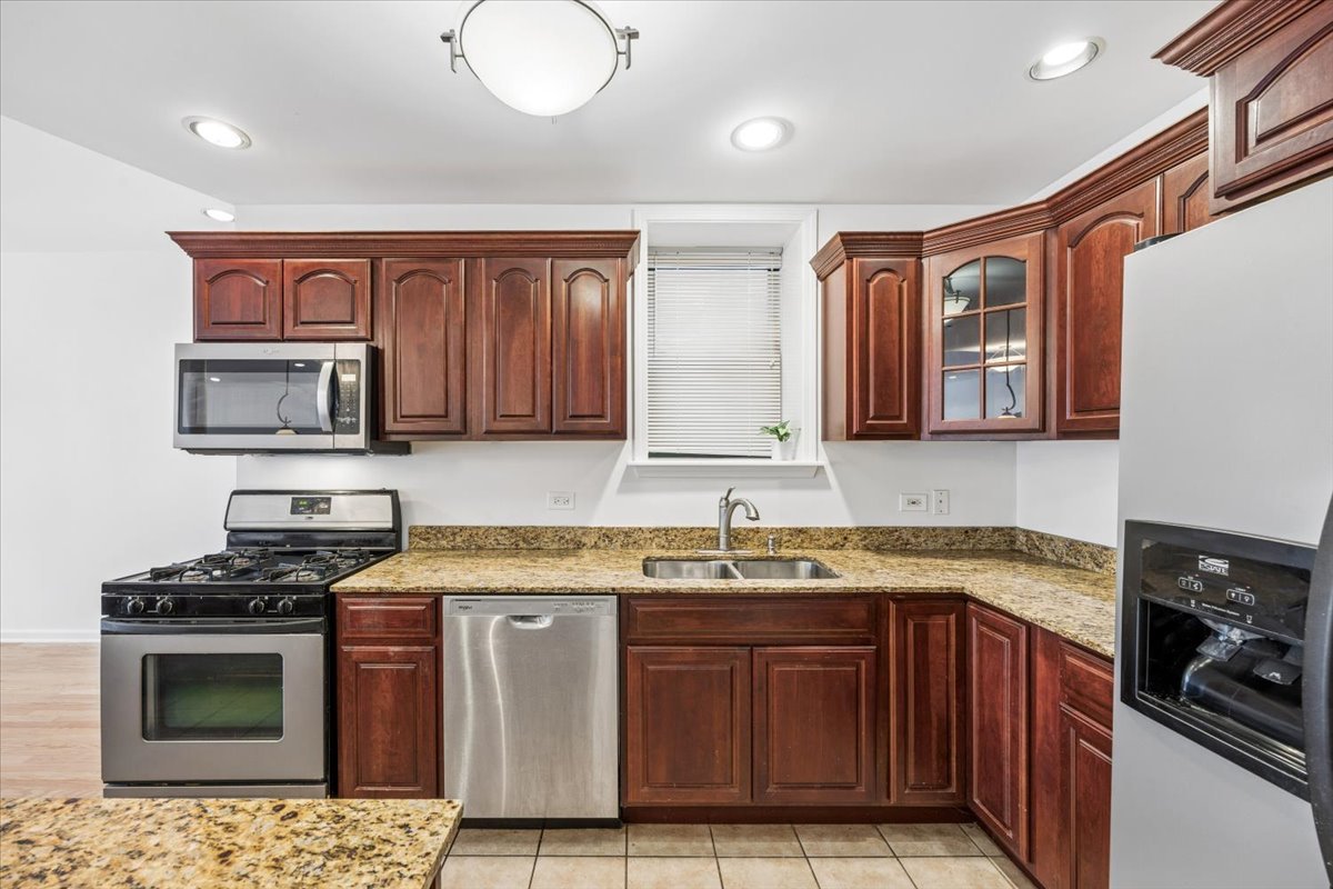 2363 E 70th Place #1, Chicago, IL 60649