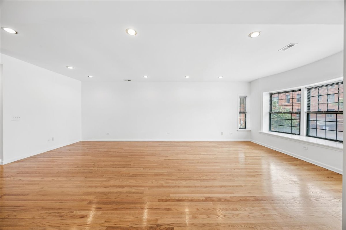 2363 E 70th Place #1, Chicago, IL 60649