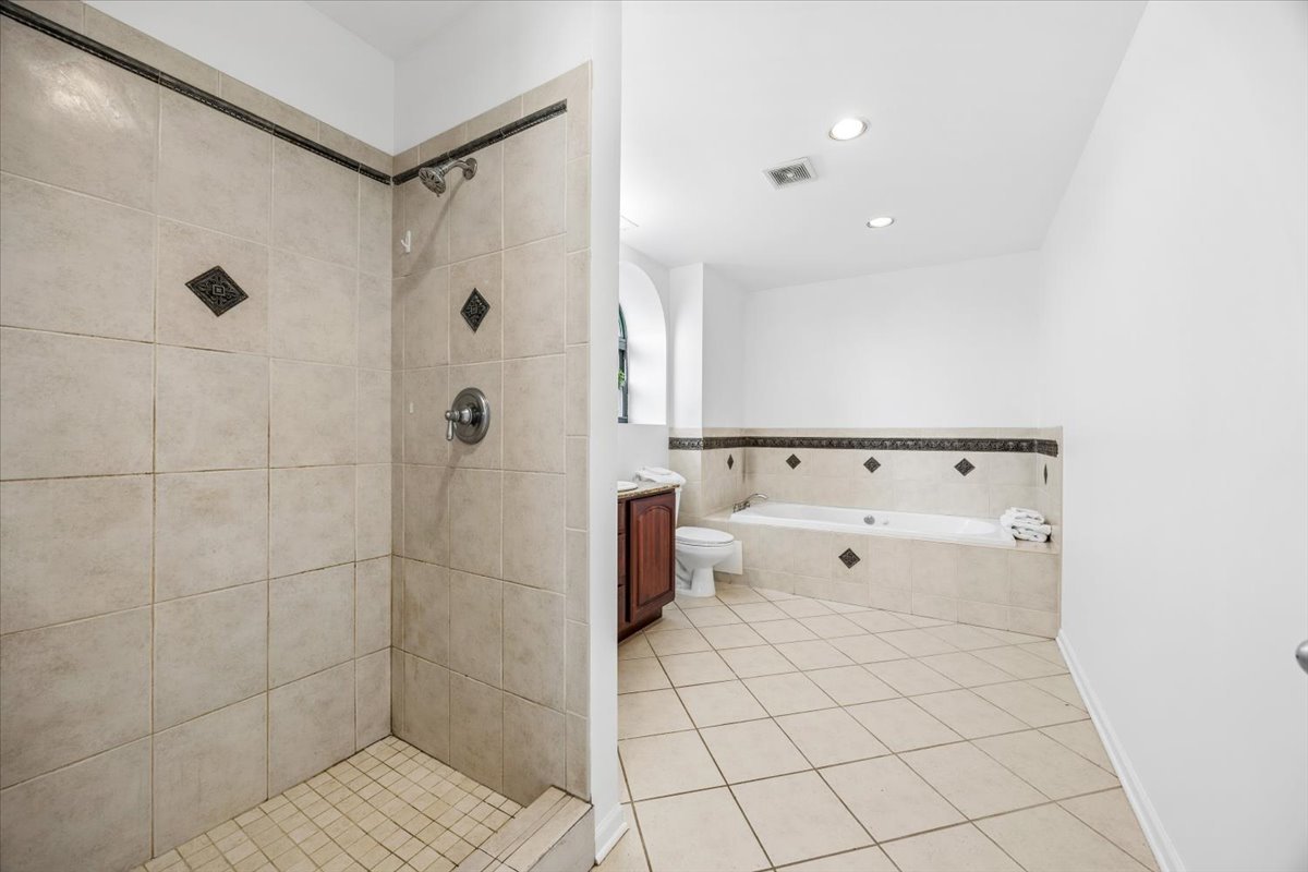 2363 E 70th Place #1, Chicago, IL 60649