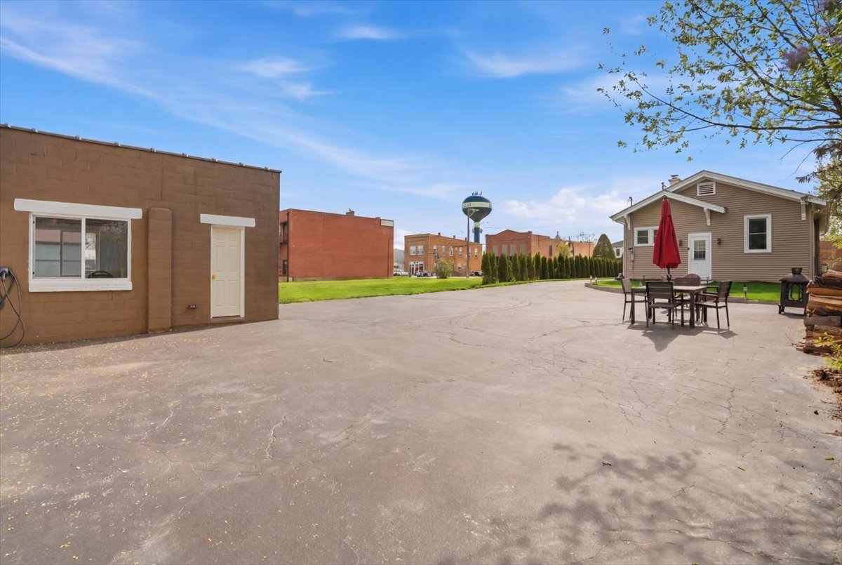 68 Cedar Avenue, Lake Villa, IL 60046