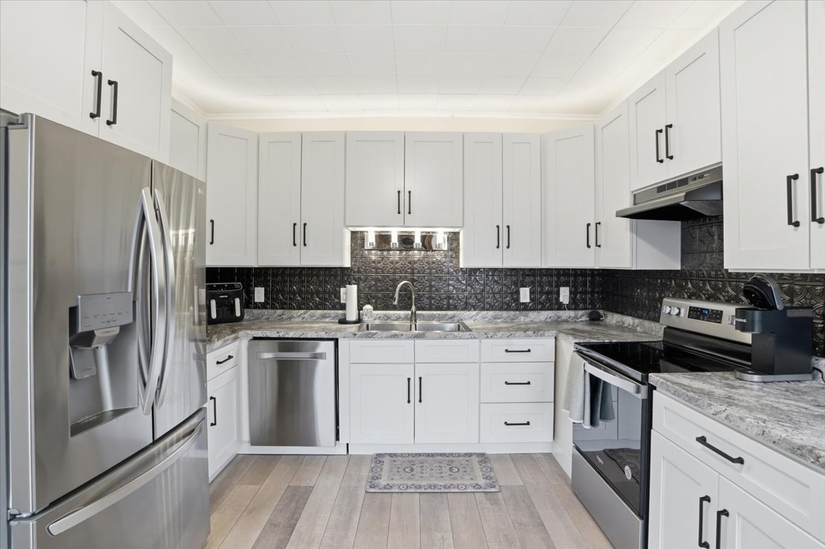 68 Cedar Avenue, Lake Villa, IL 60046