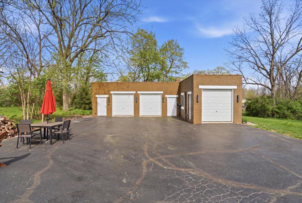 68 Cedar Avenue, Lake Villa, IL 60046