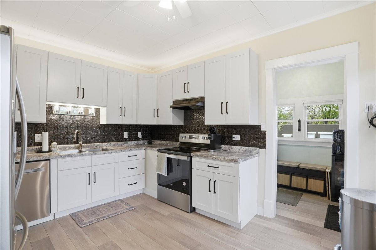 68 Cedar Avenue, Lake Villa, IL 60046