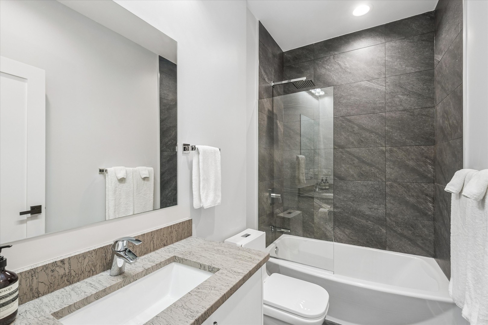 1857 N California Avenue #2, Chicago, IL 60647