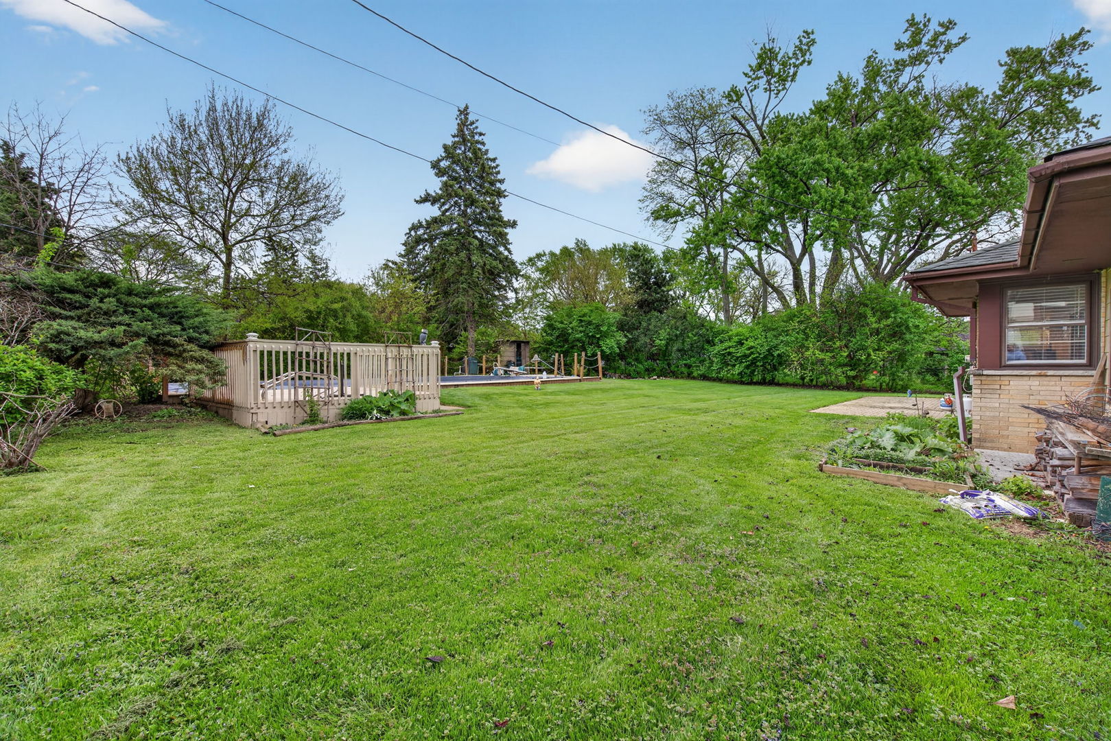 3925 Downers Drive, Downers Grove, IL 60515