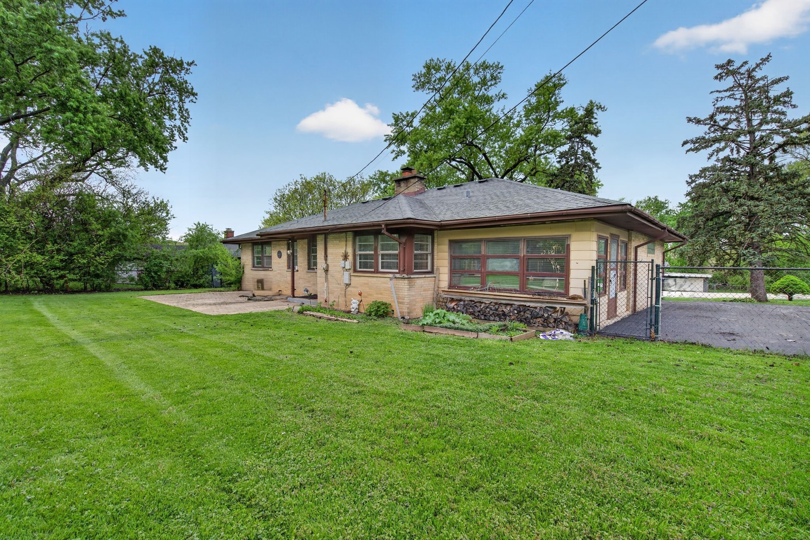 3925 Downers Drive, Downers Grove, IL 60515