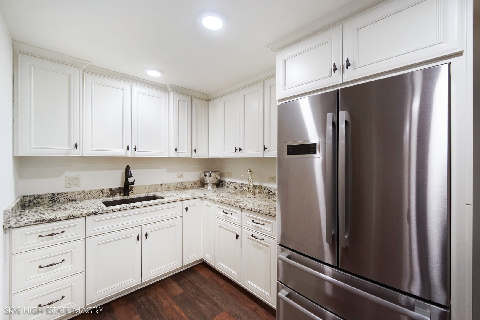 1 Willowcrest Drive, Oak Brook, IL 60523