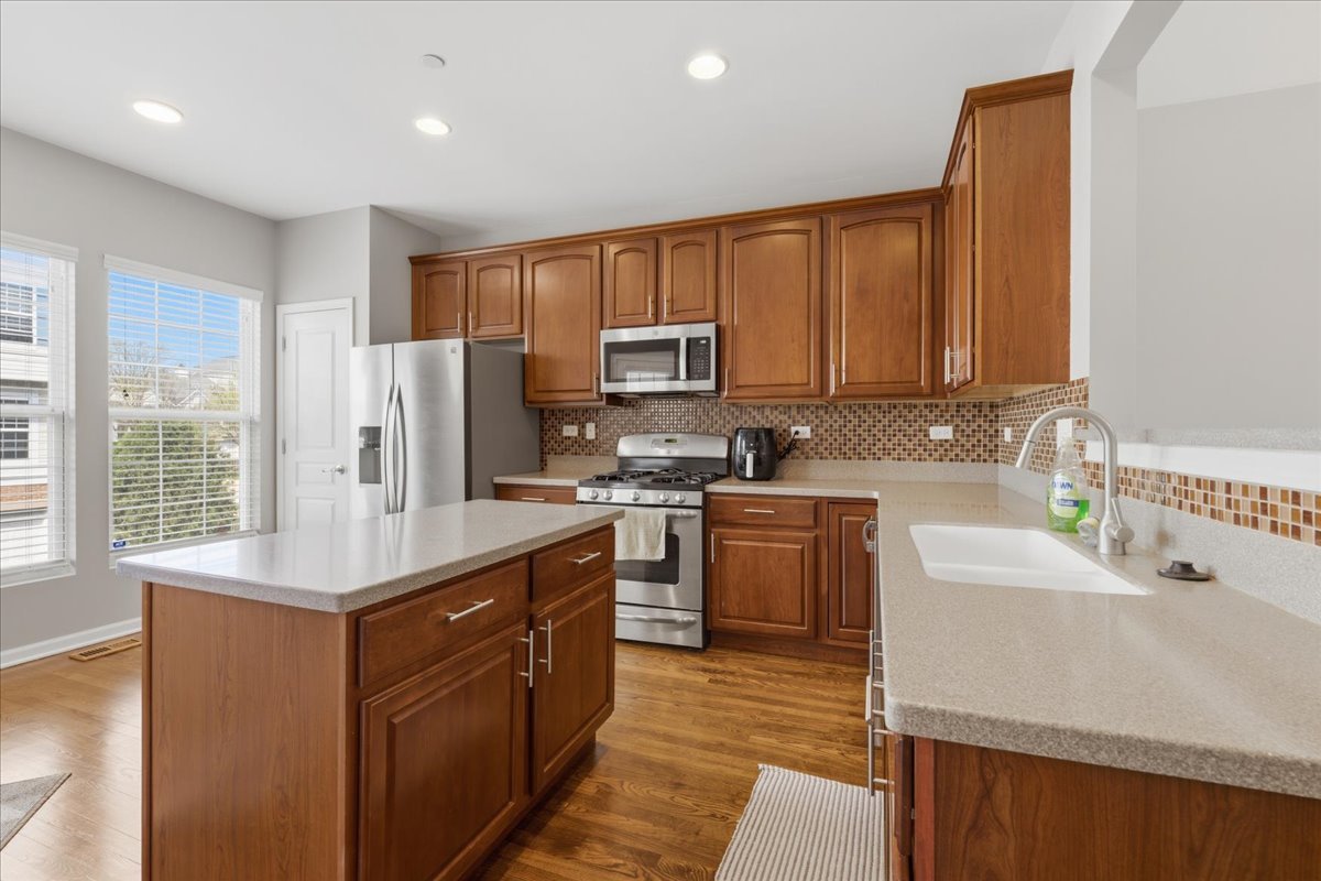 65 Arcadia Lane, Lake Zurich, IL 60047