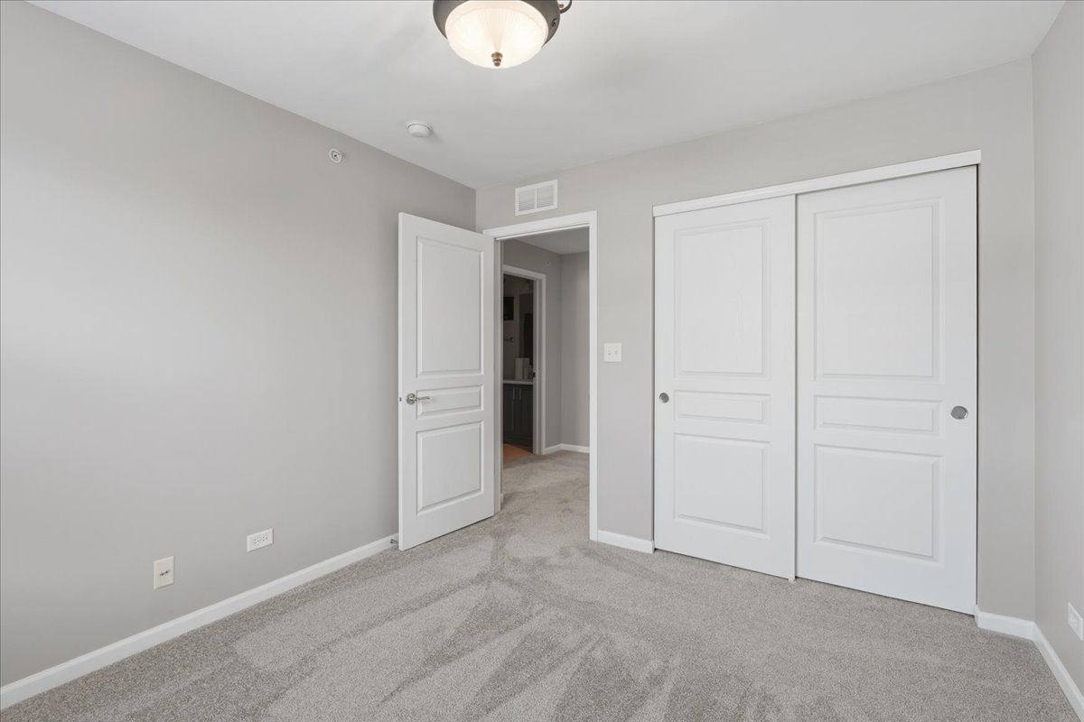 65 Arcadia Lane, Lake Zurich, IL 60047