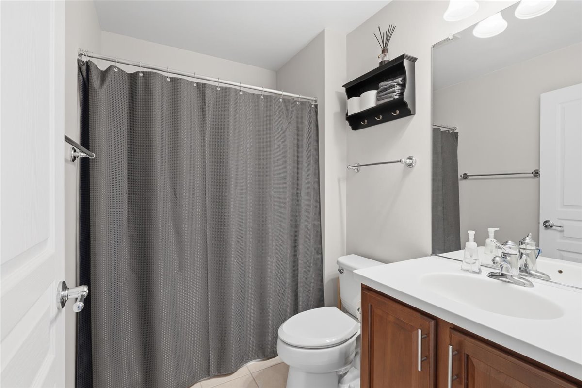 65 Arcadia Lane, Lake Zurich, IL 60047