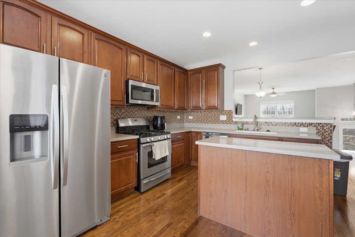 65 Arcadia Lane, Lake Zurich, IL 60047