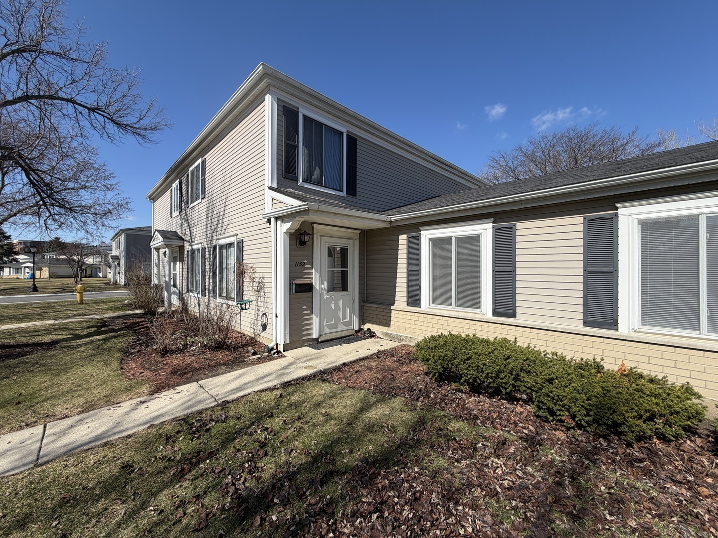 1152 Cove Drive #212B, Prospect Heights, IL 60070