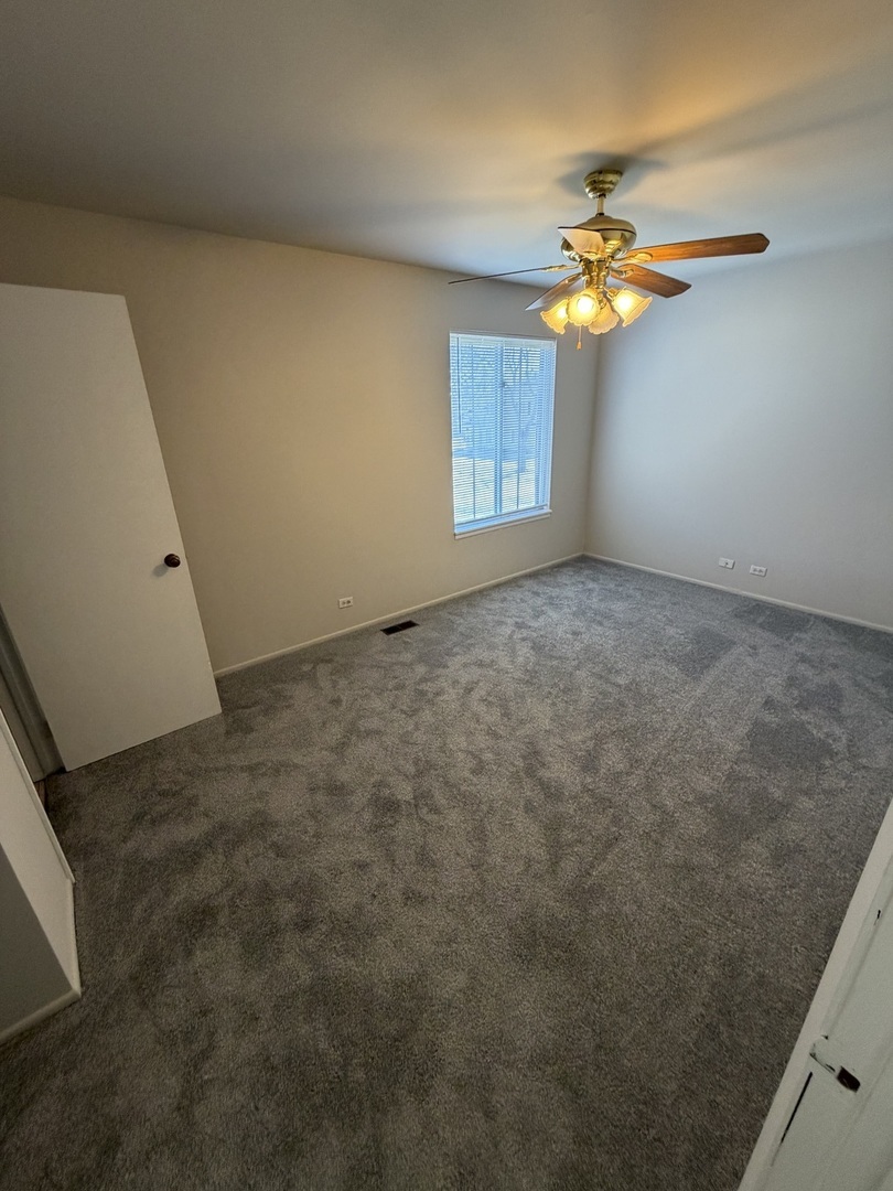 1152 Cove Drive #212B, Prospect Heights, IL 60070