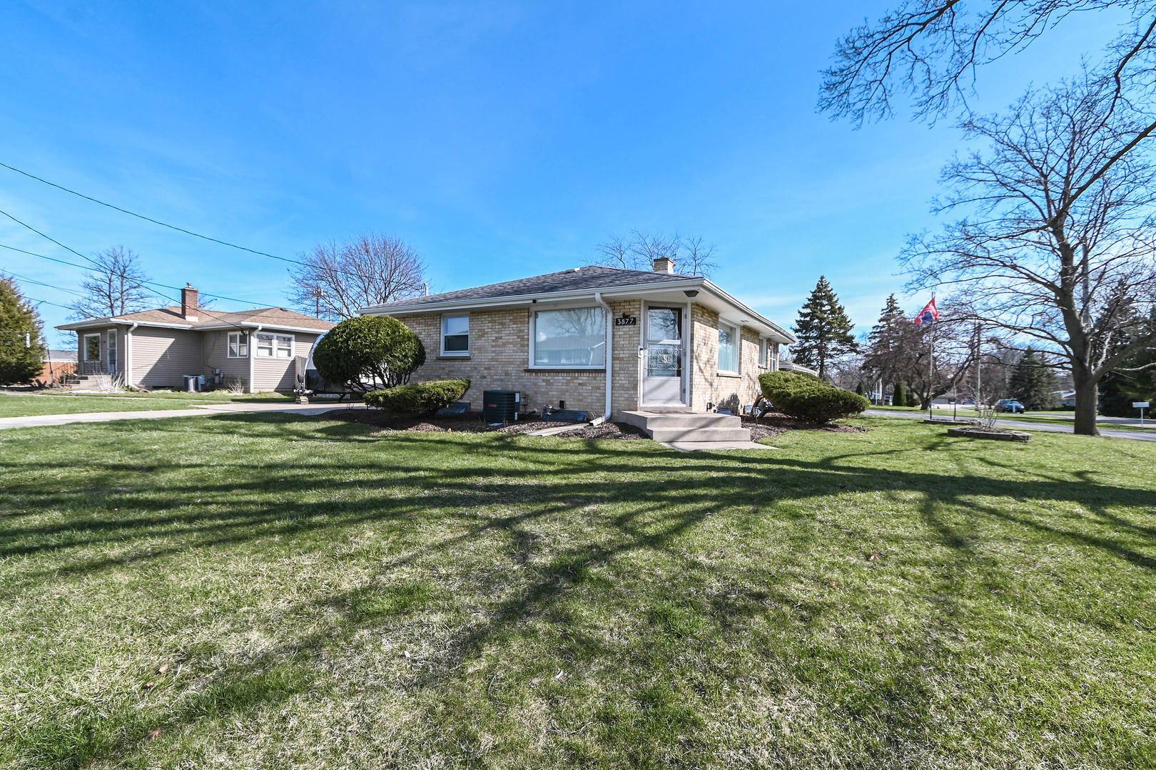 3877 Grandview Avenue, Gurnee, IL 60031