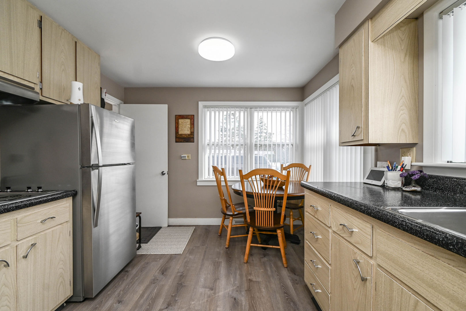 3877 Grandview Avenue, Gurnee, IL 60031