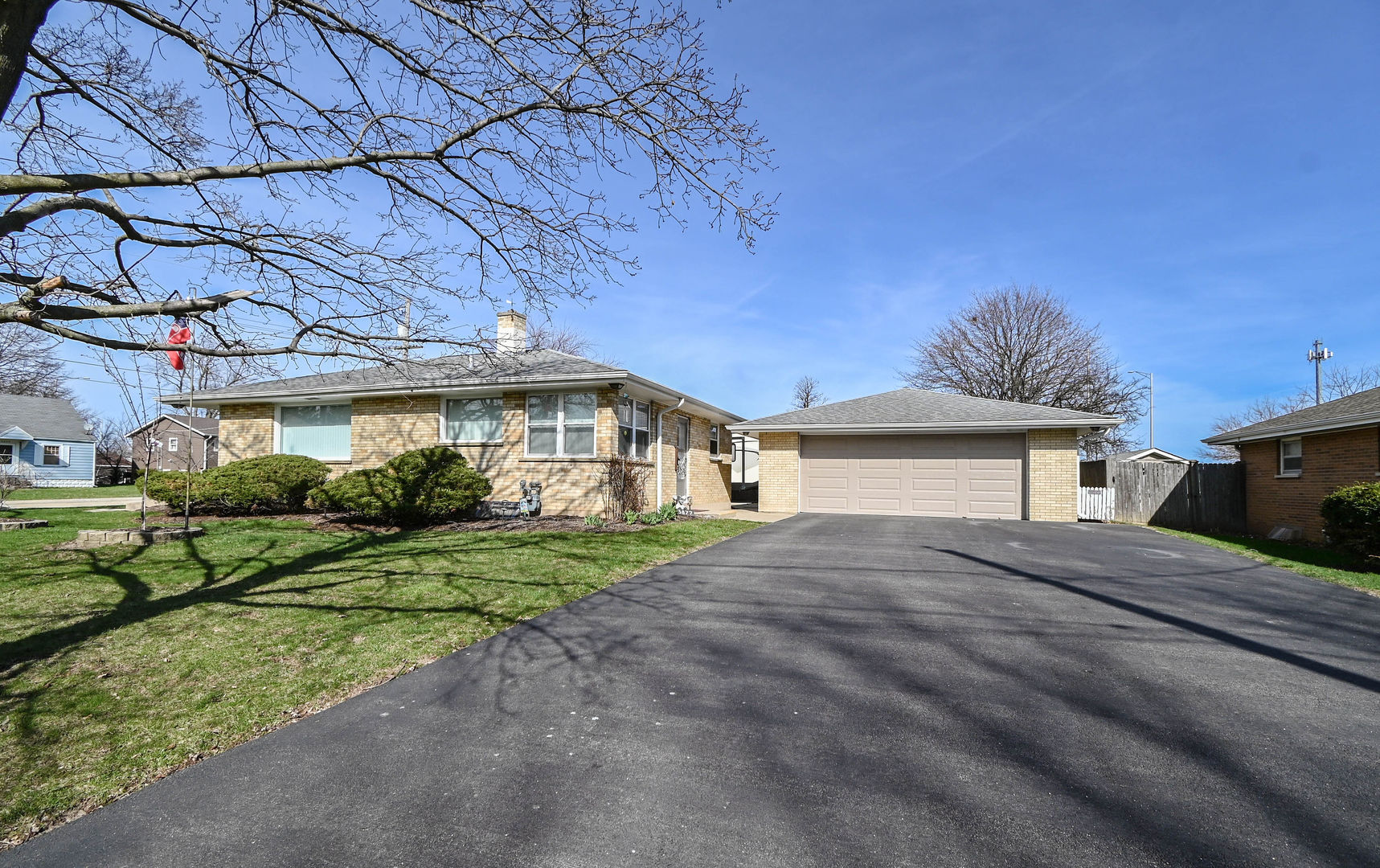 3877 Grandview Avenue, Gurnee, IL 60031