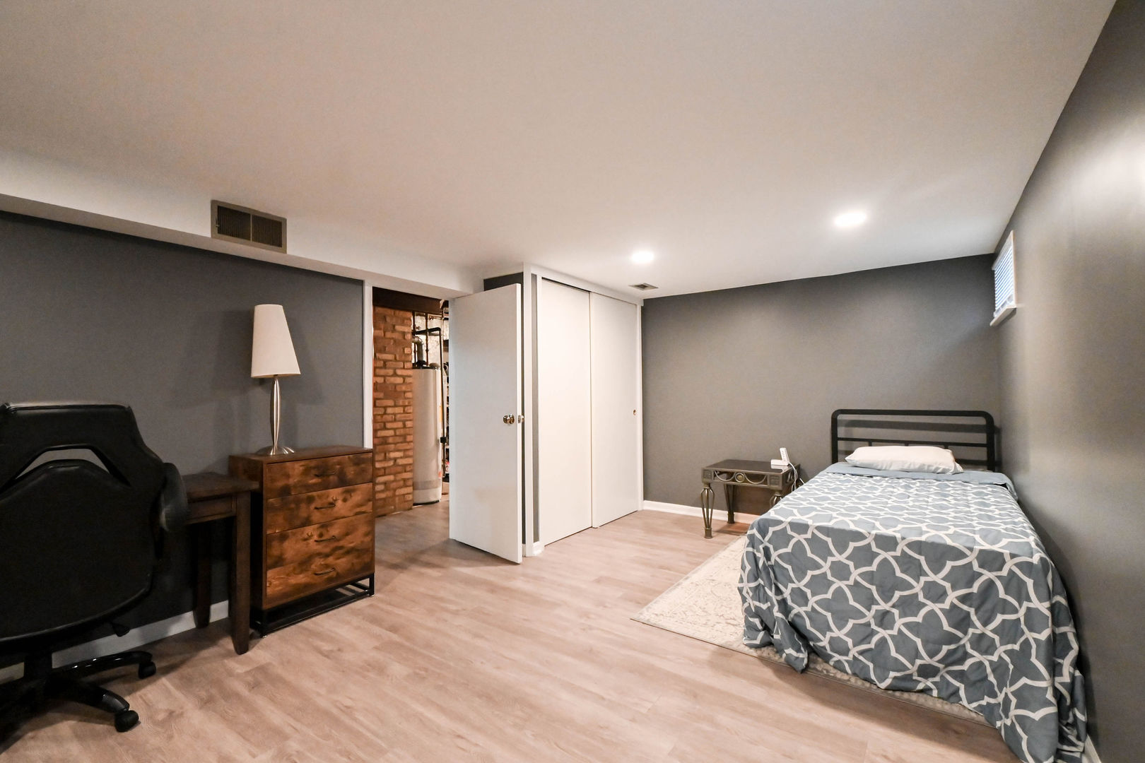 3877 Grandview Avenue, Gurnee, IL 60031