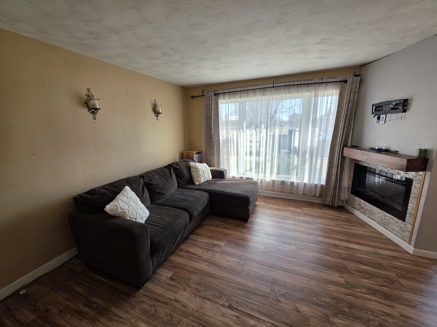 803 17th Avenue, Camanche, IA 52730