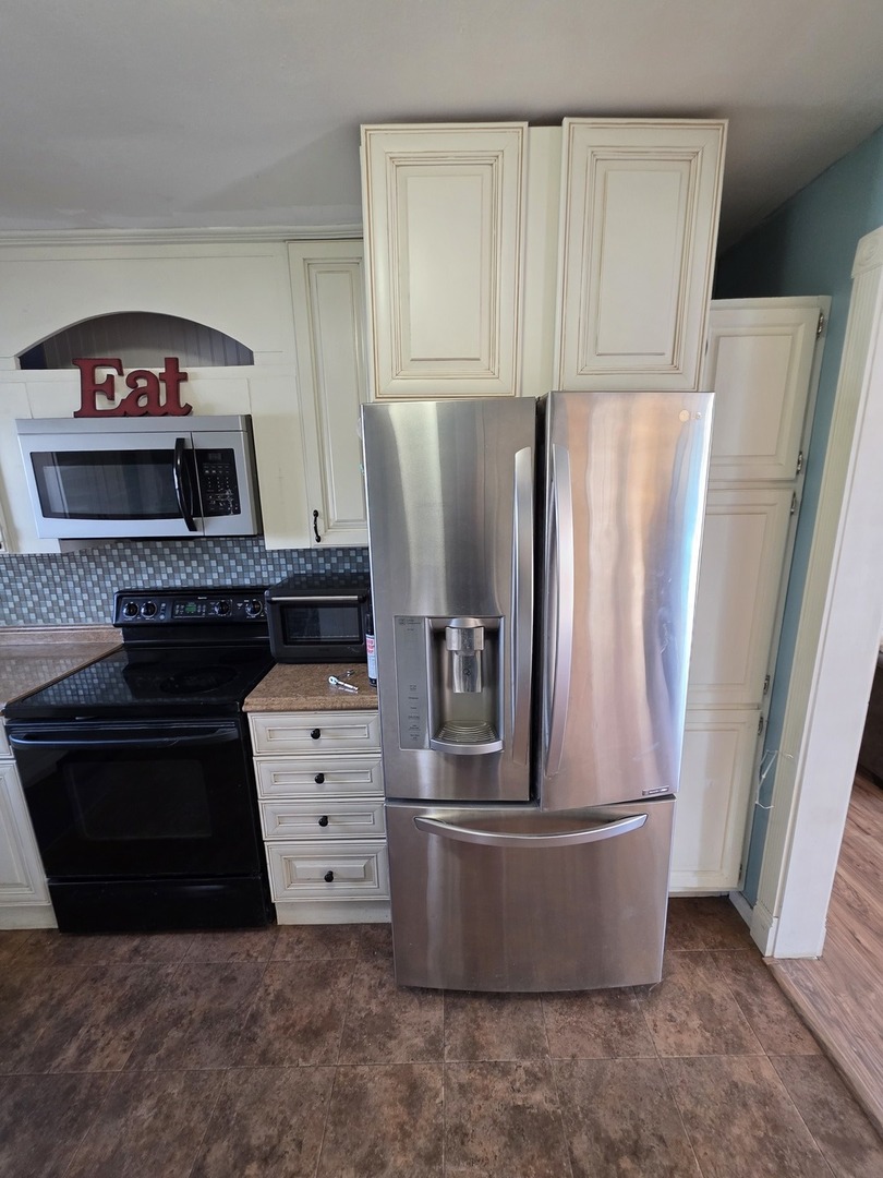 803 17th Avenue, Camanche, IA 52730