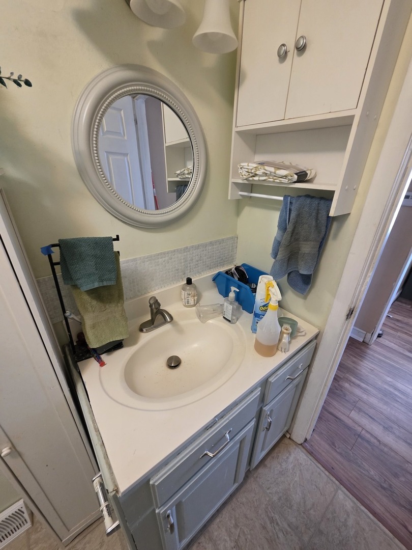 803 17th Avenue, Camanche, IA 52730