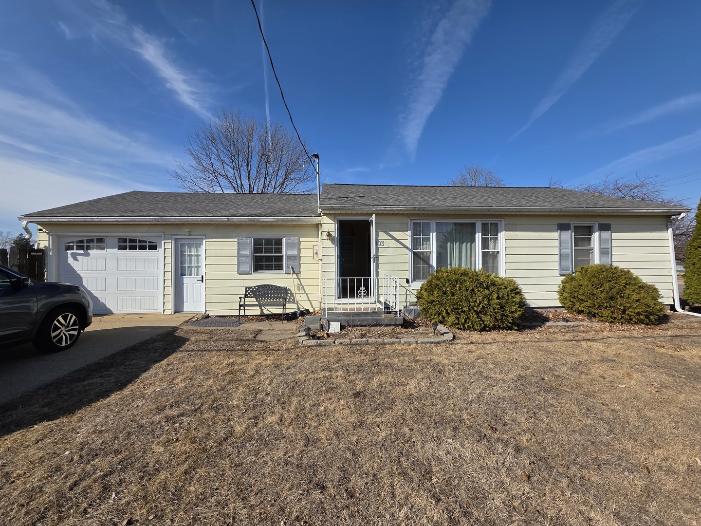 803 17th Avenue, Camanche, IA 52730