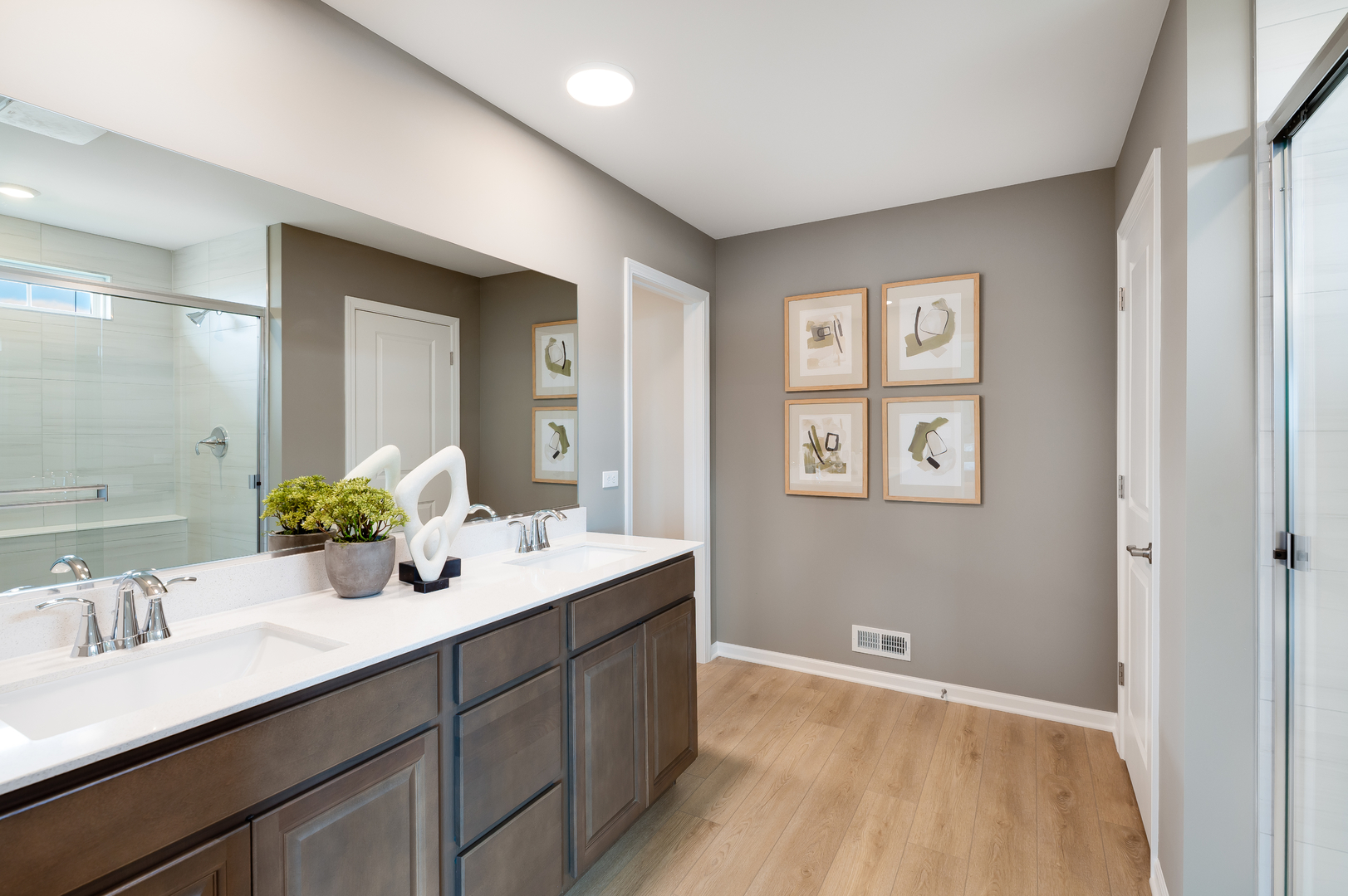 709 Erwin Street, Oswego, IL 60543