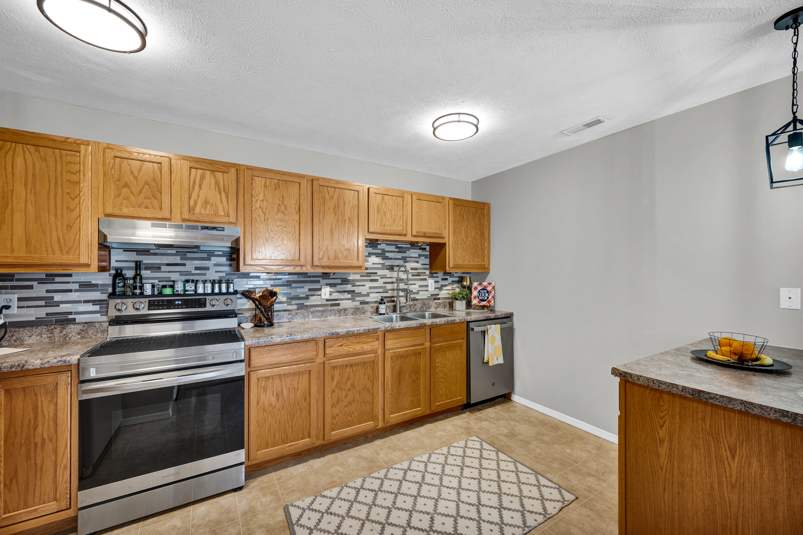 1040 Ekstam Drive #108, Bloomington, IL 61704