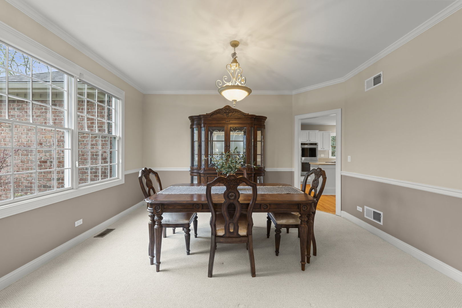 1570 Orchard Road, Wheaton, IL 60189