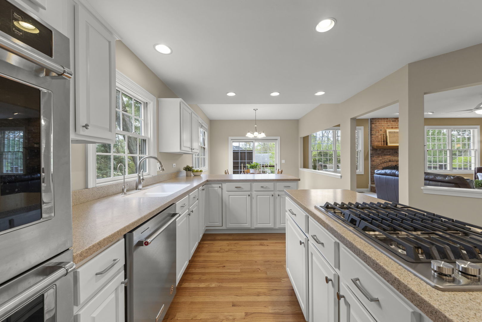 1570 Orchard Road, Wheaton, IL 60189