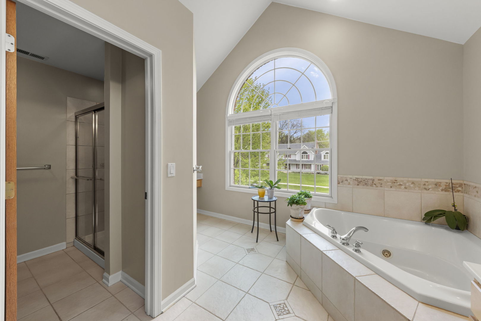 1570 Orchard Road, Wheaton, IL 60189