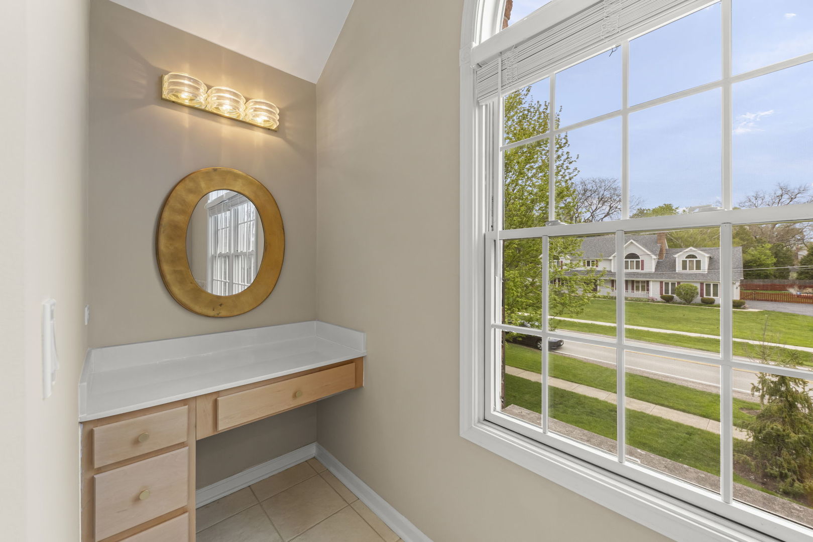 1570 Orchard Road, Wheaton, IL 60189