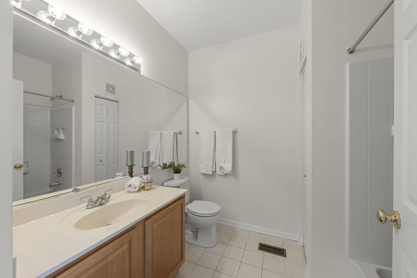 31301 Kline Circle, Warrenville, IL 60555